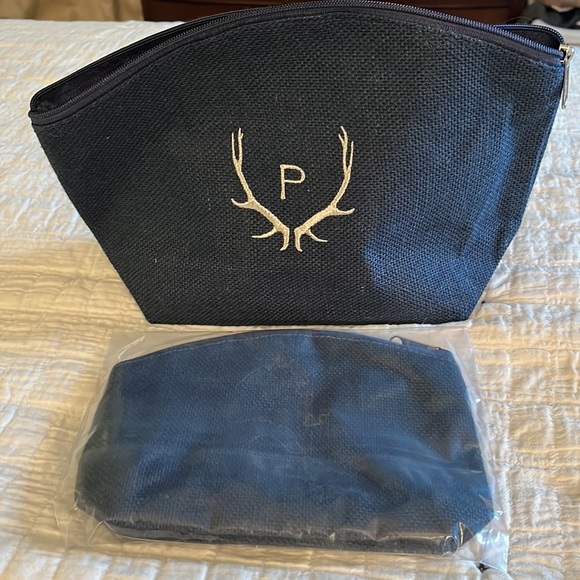 Toiletry cases - monogrammed P and plain blue - Picture 1 of 5